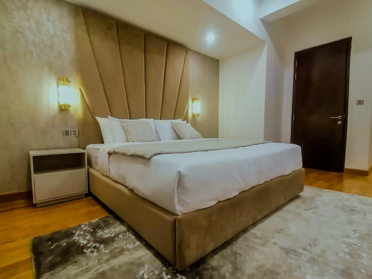 Modern bathroom amenities in serviced apartment Colombo 7